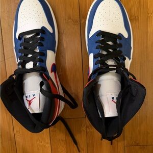 Air jordan 1s mid size 8.5
